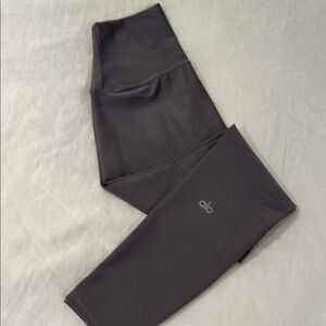 Alo Yoga 7/8 Airlift Leggings in Lilac